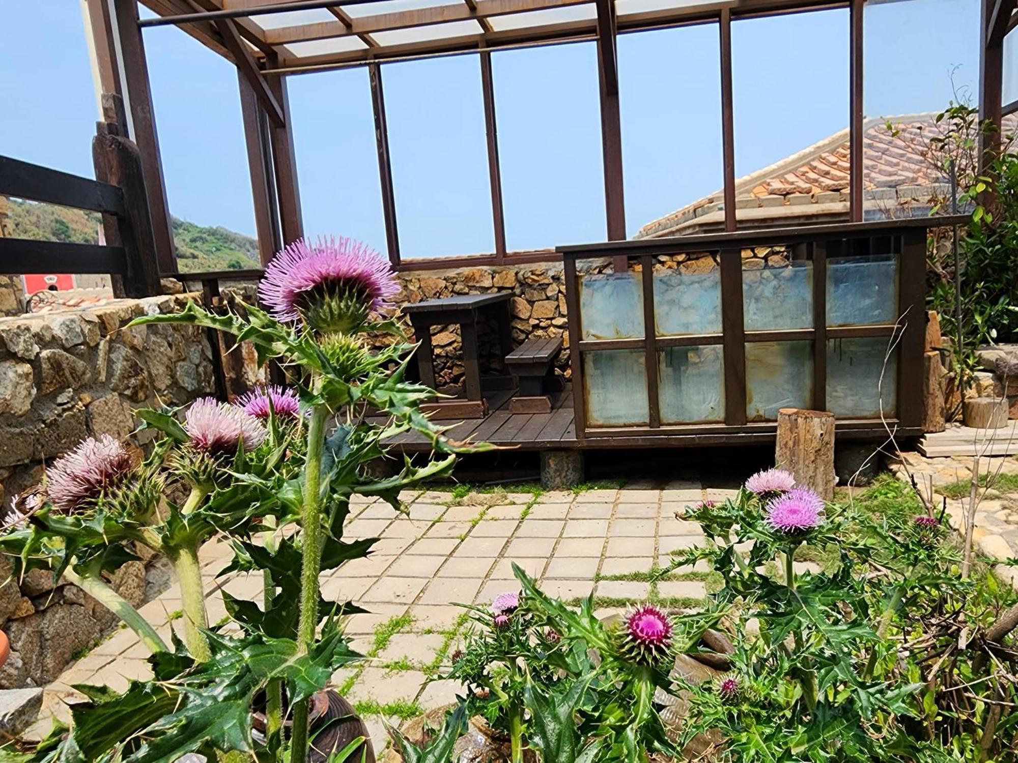 Eternal Seaside House Hotel Nangan Bagian luar foto